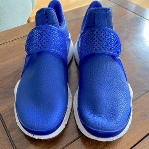 Nike women sneakers. Size 8